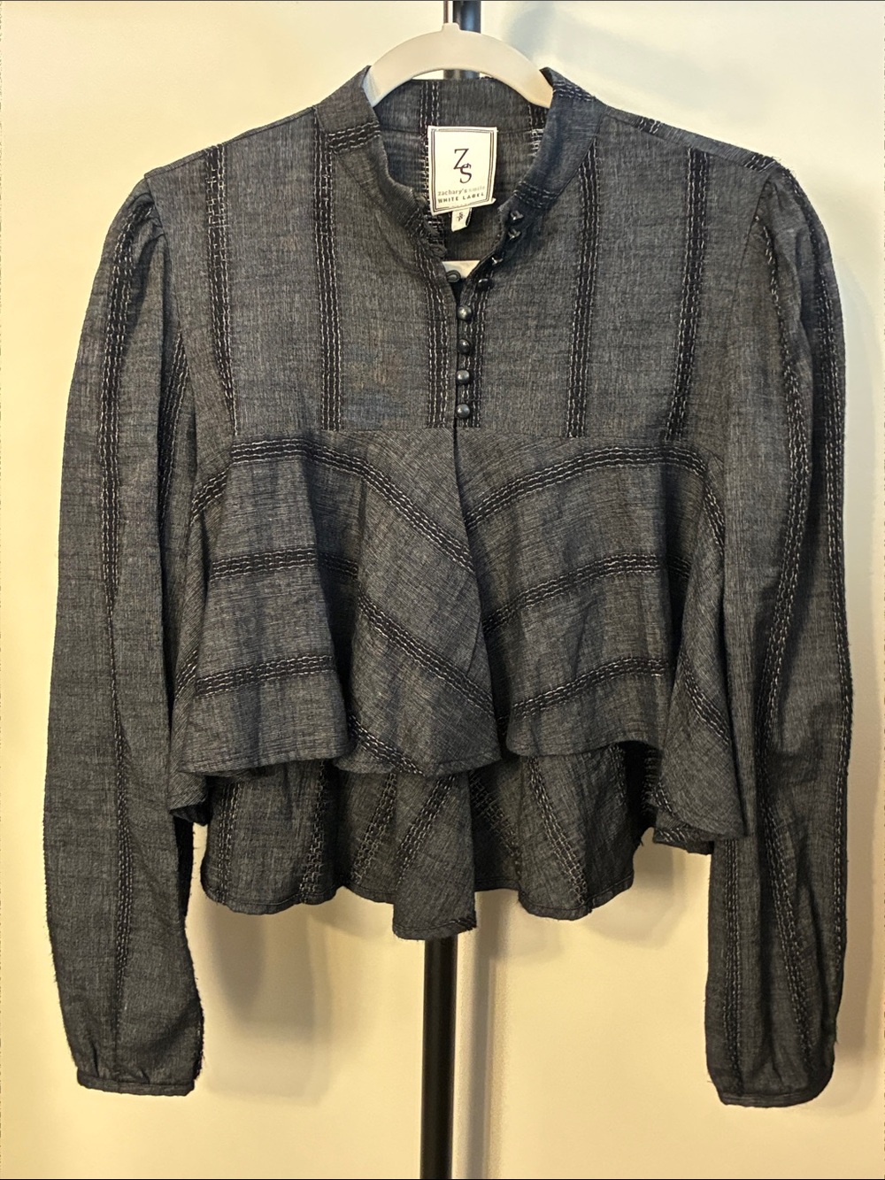 Zachary's Smile Charcoal Black CroppedRuffle Long-Sleeve Light Blazer Small
